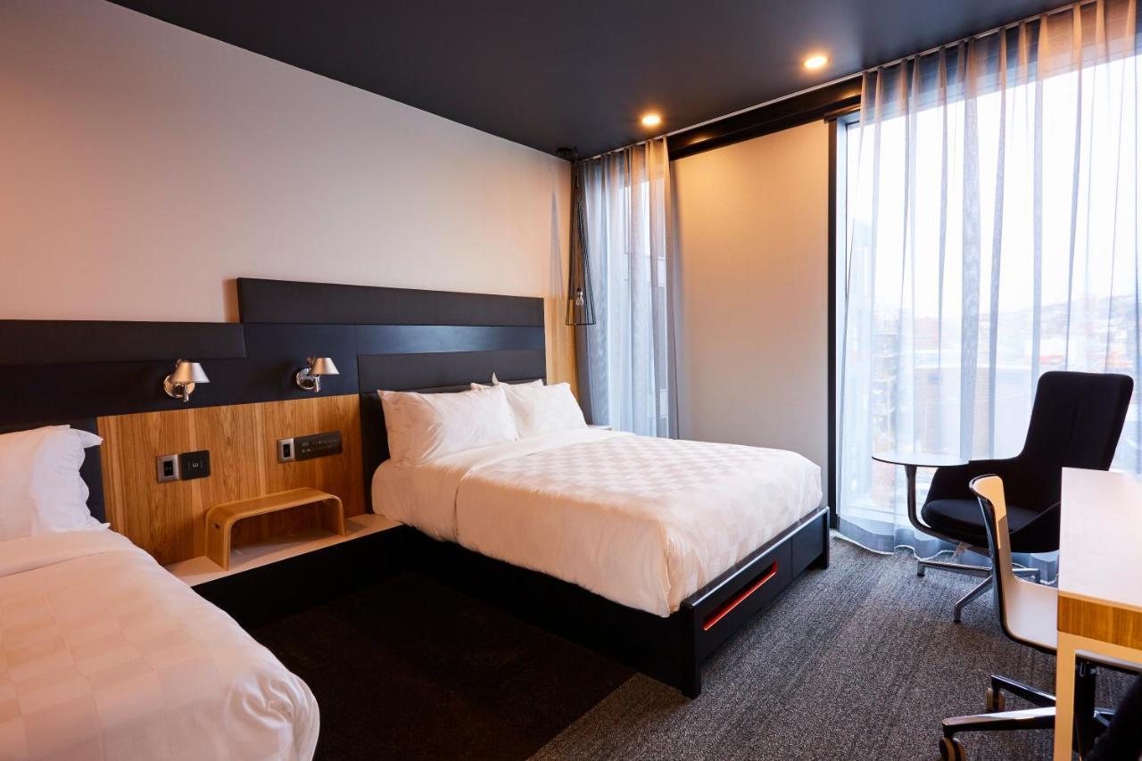 Alt Hotel Calgary University District Екстериор снимка