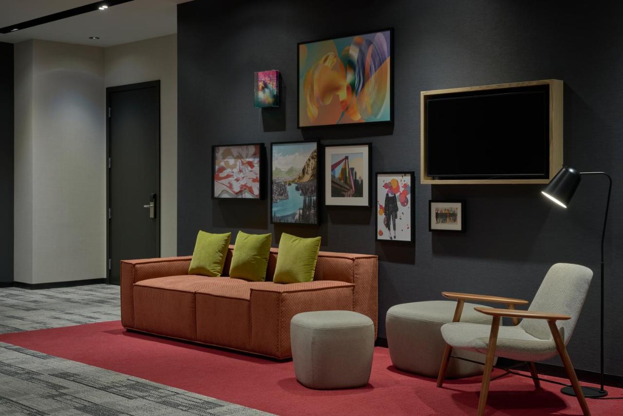 Alt Hotel Calgary University District Екстериор снимка
