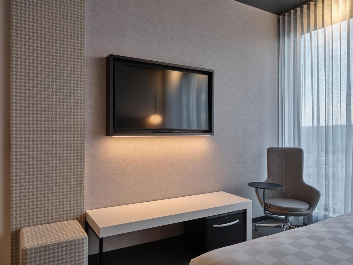 Alt Hotel Calgary University District Екстериор снимка